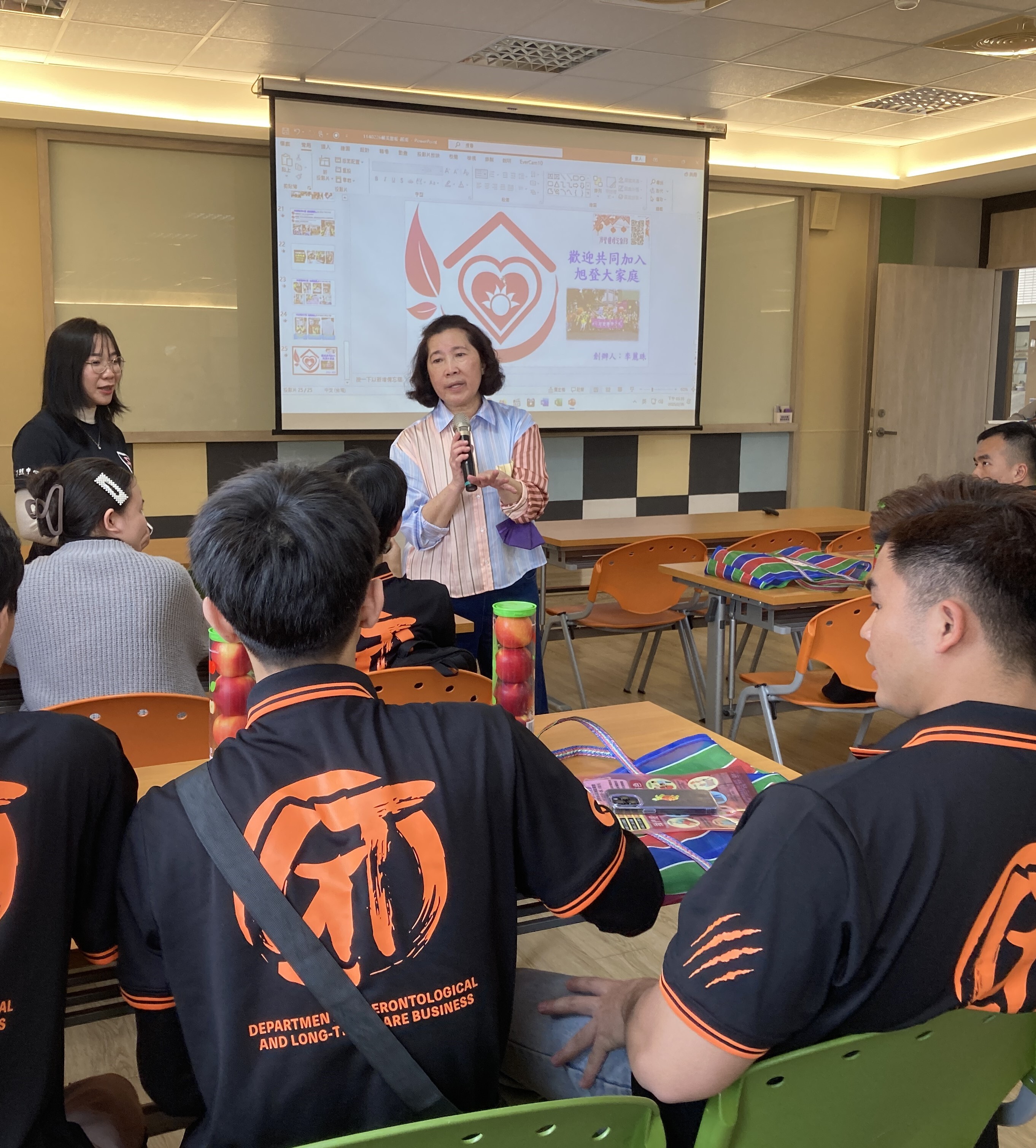 輔英科技大學深化東南亞學生長照學習