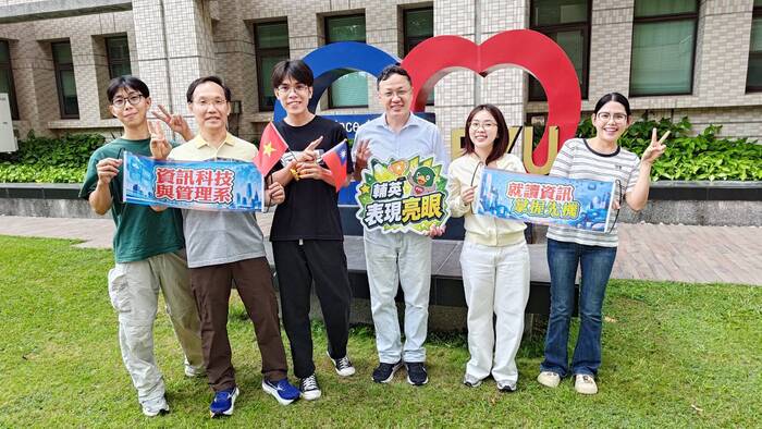 越南生阮青維和同鄉開心學習(另開新視窗/jpg檔)圖片