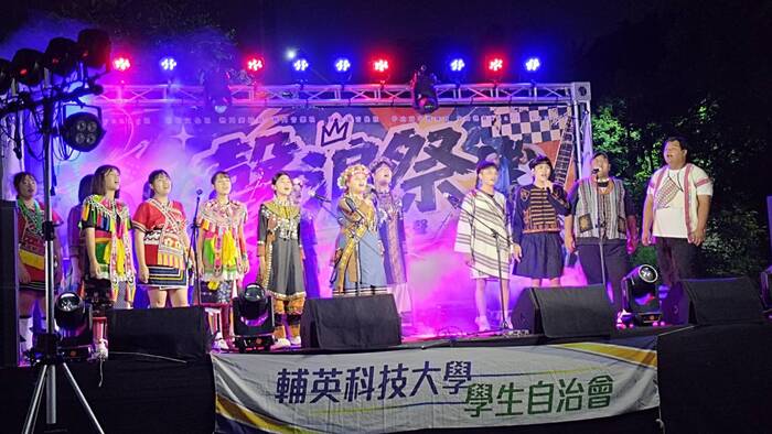 輔英原young社演出(另開新視窗/jpg檔)圖片